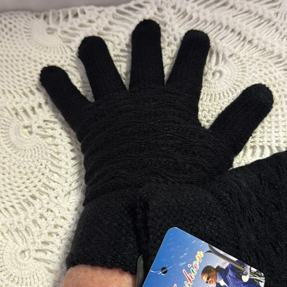 Black Fashion Gloves 90/10 Acrylic Spandex Cozy Plush Faux Fur Lining OS NEW NIP
